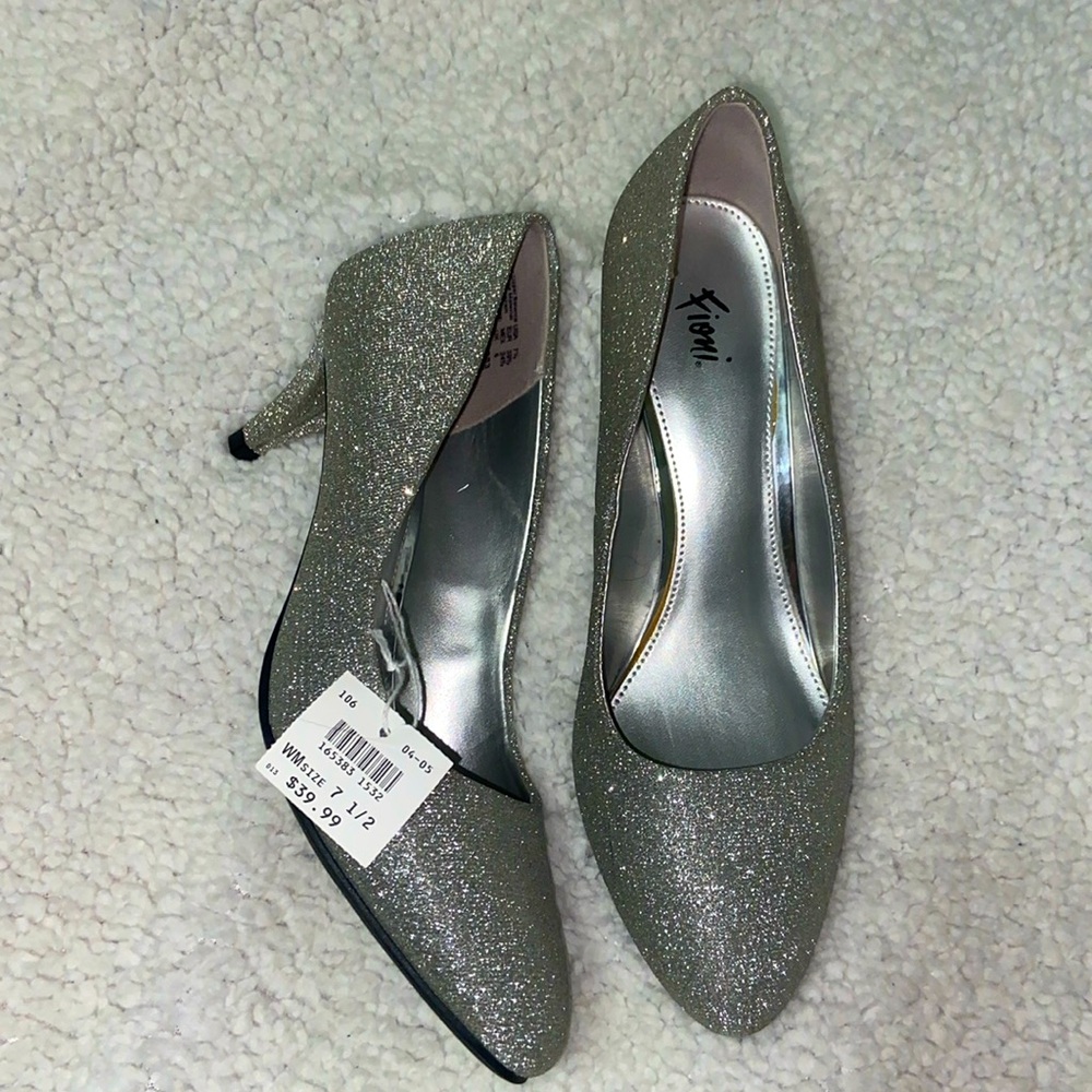 Brand new Silver Fiona pumps